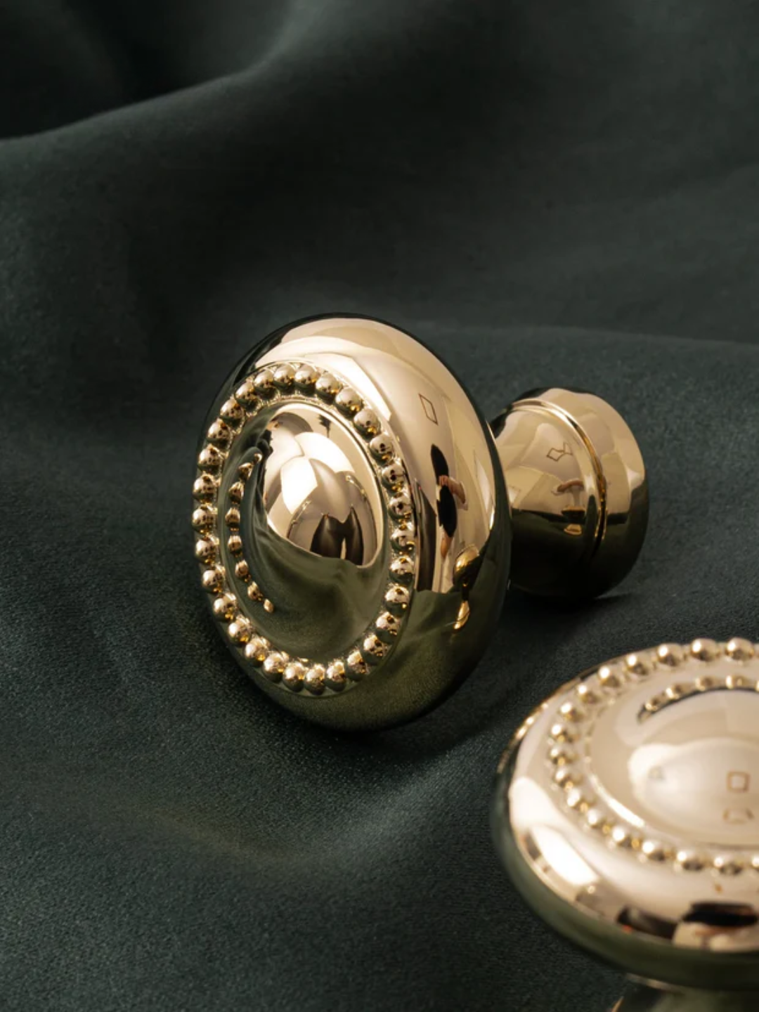 SolidPVDGoldCabinetPull_Knob