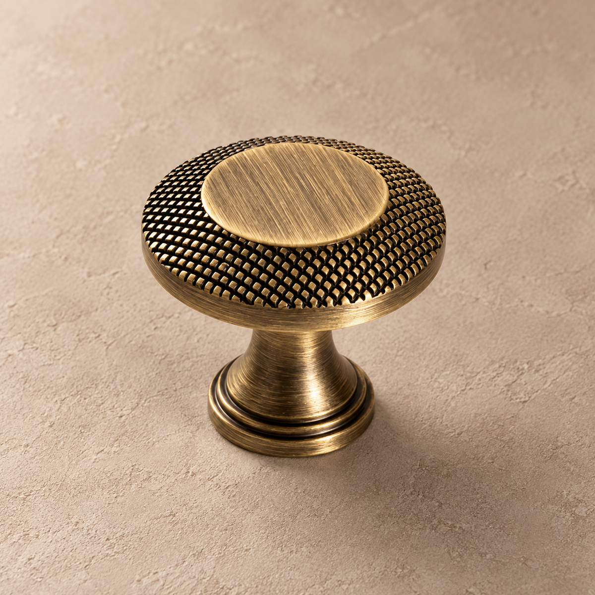 Round antique brass cabinet knob with diamond knurled rim