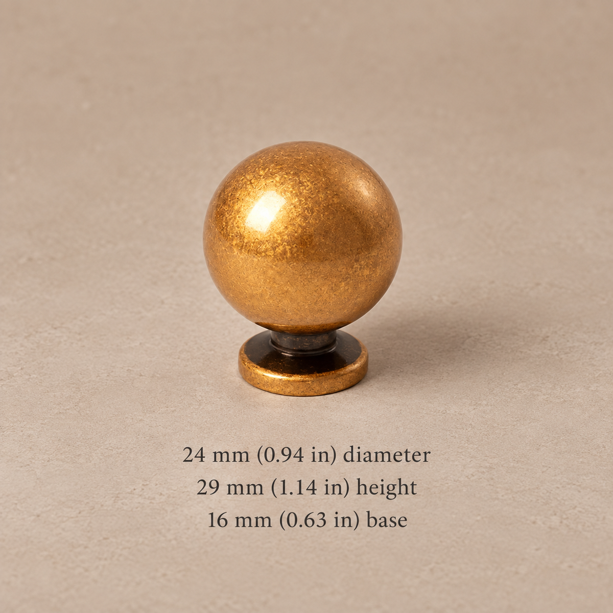 Warm antique brass ball knob, 24 mm (0.94 in) diameter